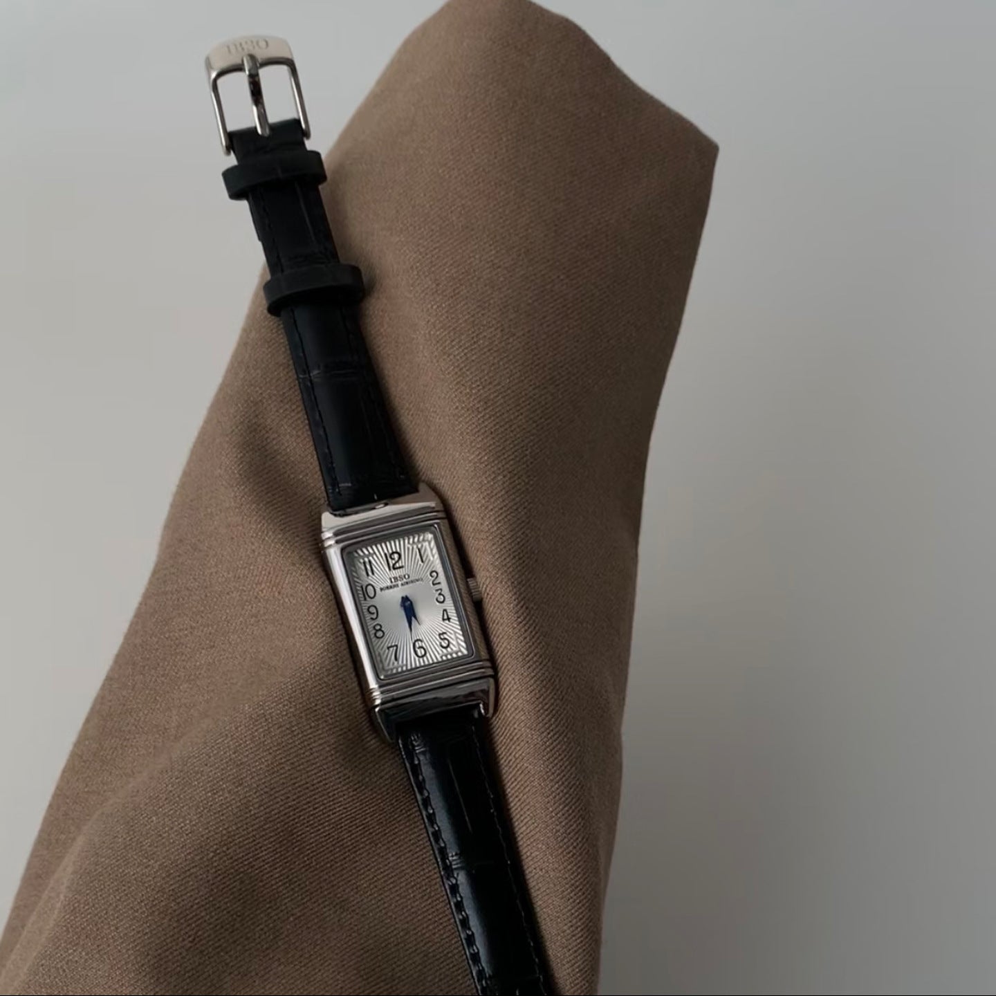 Pivot Reversible
