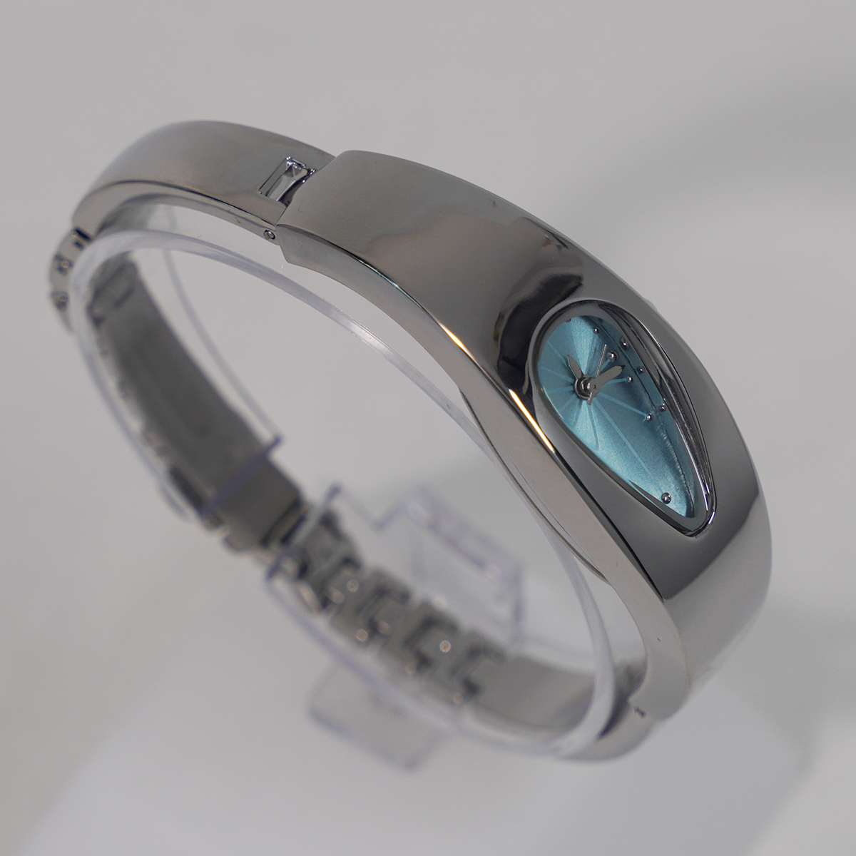 Mercury Drop blue dial Y2K futuristic waterdrop watch bracelet detail